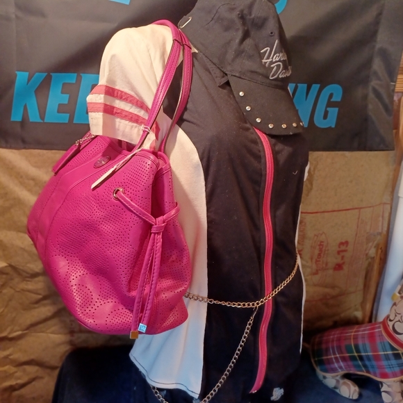 Coach perforated shoulder bag - Picture 8 of 10